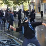 Αλβανία: Υπό «πολιορκία» ο Ράμα – 5η ημέρα διαδηλώσεων και σφοδρών συγκρούσεων (Βίντεο)