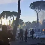 Αλβανία: Με αμείωτη ένταση οι διαδηλώσεις – «Ξήλωσαν πεζοδρόμια» στα Τίρανα – Επεισόδια και σε άλλες πόλεις (Βίντεο)