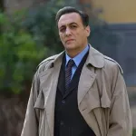 Βαγγέλης Αλεξανδρής: «Η γυναίκα μου γέννησε στο σπίτι – Τους πήρα αγκαλιά μόλις τους είδα» (Βίντεο)