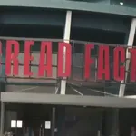 Bread Factory: Ανησυχεί για τους 1.000 εργαζομένους και ζητεί αποδέσμευση λογαριασμών – «Δεν έχουμε σχέση με το Χωριάτικο»