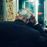Άνοια: Η Ελλάδα δεύτερη στην ΕΕ και η φροντίδα βαραίνει τις οικογένειες