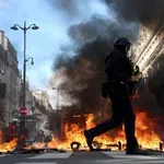 Ευρώπη σε αναβρασμό: Μαζικές διαδηλώσεις, βίαια επεισόδια και συλλήψεις – Από τη Γαλλία έως την Αλβανία (Βίντεο)