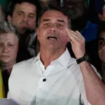 Βραζιλία: Άφαντος ο Φλάβιο Μπολσονάρου – Έρευνα για ξένη χρηματοδότηση της προεκλογικής του εκστρατείας (Βίντεο)