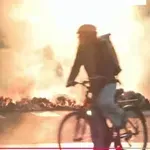 Γαλλία: Σχολεία στις φλόγες, μαθητές εγκλωβισμένοι – 5.000 συλλήψεις στη μαθητική εξέγερση (Βίντεο)