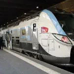 Γαλλία: Εμπορική αμαξοστοιχία εμβόλισε λεωφορείο στις ράγες – Μπλακάουτ στα δρομολόγια