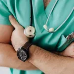 Θεσσαλονίκη: Γυναίκα καταγγέλλει ότι υπέστη εγκαύματα μετά από βιοψία σε νοσοκομείο (Βίντεο)