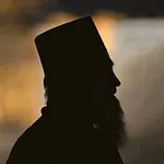 Γρεβενά: Ιερέας κατηγορείται ότι εκβίαζε την πρώην σύντροφό του με ροζ υλικό – Τι βρέθηκε στο κινητό του