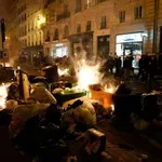 Γαλλία: Νέα βίαια επεισόδια στο Παρίσι – Πάνω από 30.000 άτομα στις λεηλασίες στη Μασσαλία, ειδικές αστυνομικές δυνάμεις στους δρόμους