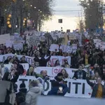 Σερβία: Εκλογικό θρίλερ ανάμεσα σε Βούτσιτς και φοιτητές – Οριακές δημοσκοπήσεις και φόβοι για επεισόδια μετά την κάλπη