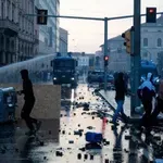 Η Ευρώπη δεν βγάζει τον μήνα: Ακρίβεια, μισθοί και ενοίκια σπρώχνουν τους πολίτες στους δρόμους – Στο ίδιο αδιέξοδο και η Ελλάδα