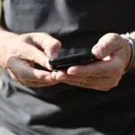 Ηράκλειο: Τηλεφωνική απάτη με «υπαλλήλους ρεύματος» – Άρπαξαν κοσμήματα και 5.770 ευρώ