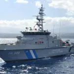 Κινέτα: Σκάφη και ελικόπτερο «χτενίζουν» τη θάλασσα για δύο αγνοούμενους κωπηλάτες