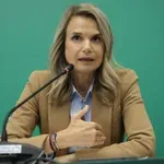 Αποστολάκη: Σε άτακτη φυγή η κυβέρνηση, αναγκάστηκε να αποσύρει το προκλητικό άρθρο 23 υπέρ τραπεζών και servicers