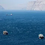 Στενά του Ορμούζ: Πυρκαγιά σε δεξαμενόπλοιο από πρόσκρουση σε νάρκη, καταγγέλλει η Τεχεράνη