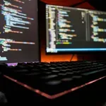Τι προκάλεσε blackout σε χιλιάδες δικτυακούς τόπους – Συναγερμός από ΑΙ για την «κερκόπορτα»