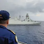 Επίδομα έως 1.015 ευρώ στους ένστολους: Ποιοι δικαιούνται την οικονομική ενίσχυση