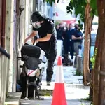Λήξη συναγερμού στα Εξάρχεια: Ελέγχθηκε η ύποπτη τσάντα – Αποκαταστάθηκε η κυκλοφορία των οχημάτων (Βίντεο)