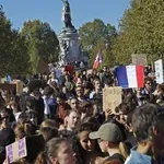 Γαλλία: Στους δρόμους εκατοντάδες χιλιάδες μαθητές – Επεισόδια, δακρυγόνα και 6.100 προσαγωγές