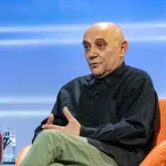 "Ćaci otkažu, građani zakažu, jer istina se ne otkazuje": Ovacije za monodramu "Naši dani" koja je izvedena na trgu u Čačku