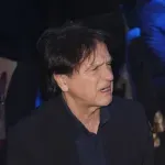 VIDEO Zdravko Čolić "zapalio" Sarajevo, pa sišao među publiku: Tamo ga dočekali reprezentativci Srbije, pao zagrljaj i poseban poklon