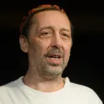 "Ne ide se u grob punih džepova": Odlazak dramskog pisca koji je obožavao Srbiju, Nikolaja Koljade