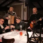 Mladi pevači zajedno sa Sofrom oživeli hit Cuneta i Tozovca VIDEO