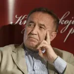 "Kad sam u nikšićkom bioskopu za svoj rođendan igrao masku čuvenom fudbaleru": Sećanje na jedno majsko popodne s Božom Koprivicom