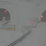 VIDEO Haos u Hrvatskoj: Nevreme paralisalo zemlju, sneg zavejao puteve, građanima stižu poruke upozorenja