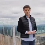 Brnabić: Upotrebna dozvola za stakleni vidikovac na vrhu Kablara za mesec dana