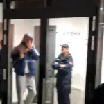VIDEO Pojavio se snimak Kalinića kako napušta dvoranu posle skandala: Sačekali ga navijači