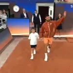 VIDEO Svi gledali u detalj na leđima: Pogledajte u čemu je Đoković izašao, mnogima su popadale vilice