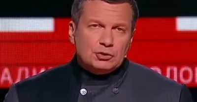 Putinov omiljeni novinar doživeo nervni slom zbog videa Bajdena i Zelenskog: Urlao na producente usred programa
