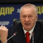 „Živ i lekari se bore za njegov život“: Vladimir Žirinovski nije umro