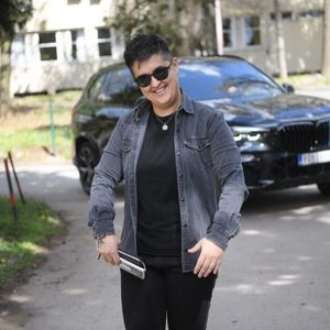 Haos u centru Beograda: Marija Šerifović urlala, lupala auto nasred ulice VIDEO