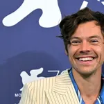 Kako je Hari Stajls srušio internet: Bez velike pompe najavio novi album i za 20 minuta skupio milion lajkova – u čemu je tajna njegovog uspeha?