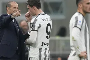 U Juventusu se „zakuvalo“: Alegri pred kamerama kritikovao Vlahovića, Italijani u čudu zbog izmene trenera