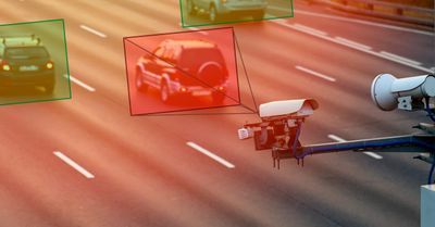 Stižu saobraćajne kamere koje uz pomoć veštačke inteligencije detektuju sve moguće prekršaje