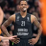 Naneli na meti rasiste, košarkaš Partizana odgovorio na sramno vređanje: „Je l’ ti potreban zagrljaj?“ FOTO