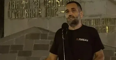 Voštinić se obratio Vučiću sa protesta u Kraljevu: „Lažovčino jedna besprizorna, nisam nikad rekao da je bio pokušaj ubistva“