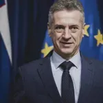 Usvojen Šutarov zakon u Sloveniji: Romi tvrde da ih tretira kao pretnju, Gardijan piše o diskriminaciji