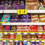 Dobro pogledajte šta piše na čokoladici kad je kupujete: Ovaj video otkriva tužnu istinu i šta zapravo jedemo