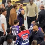 VIDEO Svađa odmah pored terena u NBA: Navijač vređao zvezdu tima, pa izbačen sa utakmice