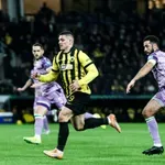 Luka Jović postigao het-trik, izveo „panjenku“ i rešio veliki derbi – Đuričićev gol nedovoljan Panatinaikosu VIDEO