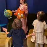 Zajedno stvaramo prazničnu magiju: Hulapop kreativne radionice za decu i roditelje u Karmakomi