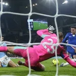 Mančester siti šokiran u nadoknadi, Čelsi do boda u derbiju uz mnogo sreće