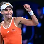 VIDEO Iva Jović zablistala i podsetila na Moniku Seleš, pričala o Novaku Đokoviću i poklonila se Jeleni Dokić