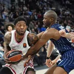 VIDEO Tajrik Džons se već povredio: Bivši igrač Partizana u problemu