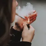 Šok za kadilce: Bo EU drastično zvišala cene cigaret?