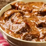 Recept za okusen golaž, ki se “skuha sam”