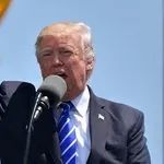Trump Iranu zagrozil z uničenjem, a napoveduje dogovor